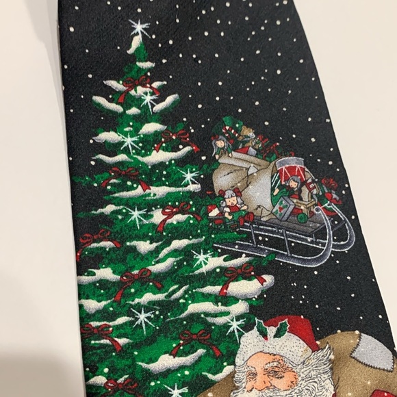 Holiday tie - Picture 2 of 6